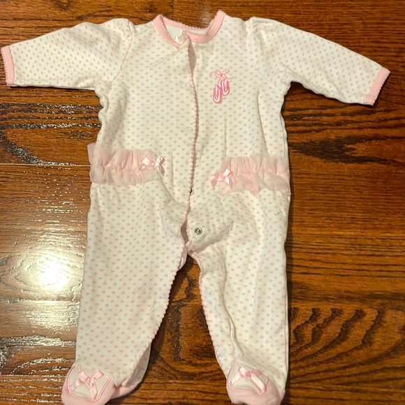 ⭐️ SALE 3/$10❄️ 6 month Ballet onesie - Picture 2 of 4